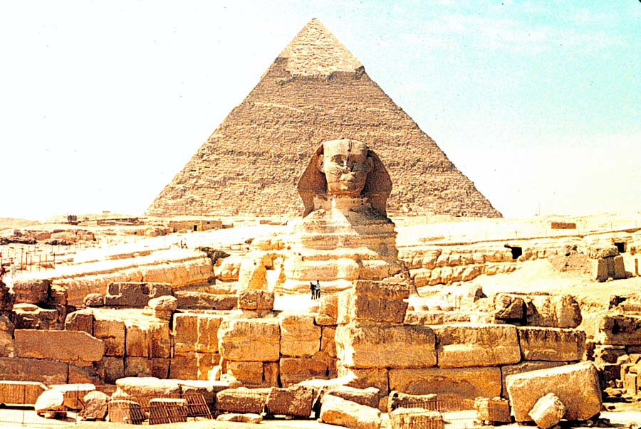 Cheops_pyramid_and_Sphinx.jpg