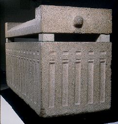 KaiemneferetSarcophagus.JPG