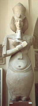 akhena10.jpg