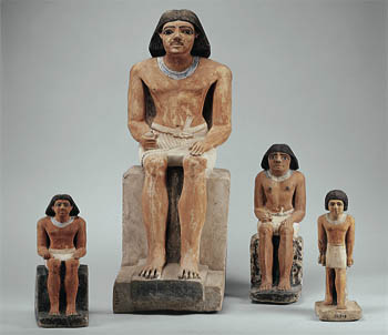 el_pyramid_4statues.jpg